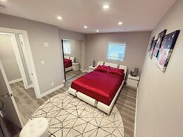 Modern Venice Condo By The Beach