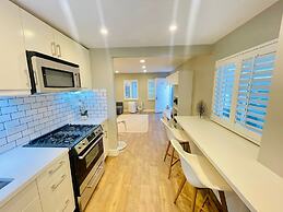 Modern Venice Condo By The Beach