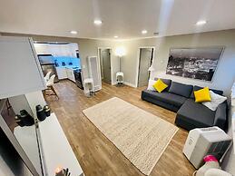 Modern Venice Condo By The Beach