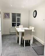 Stunning 2-bed House in Pembroke Dock