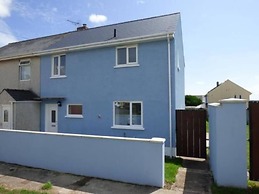 Stunning 2-bed House in Pembroke Dock
