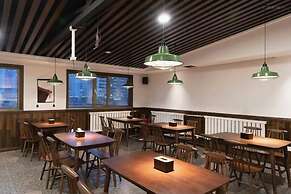 Nostalgia Hotel Taiyuan Tech Univ.