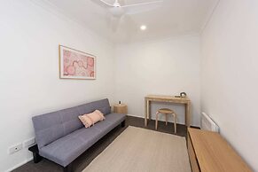 Modern 2-beds Townhouse in Richmond With Parking