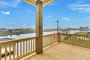 Fishermans Delight 3 Bedroom Home by RedAwning