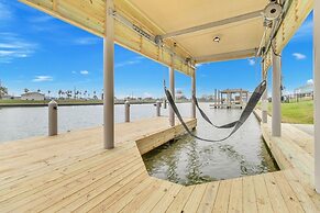 Fishermans Delight 3 Bedroom Home by RedAwning