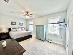 Seaside Sunsets 4 Bedroom Home by RedAwning