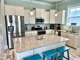 Seaside Sunsets 4 Bedroom Home by RedAwning