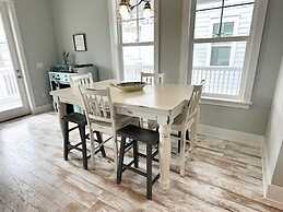 Seaside Sunsets 4 Bedroom Home by RedAwning