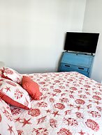 Seaside Sunsets 4 Bedroom Home by RedAwning