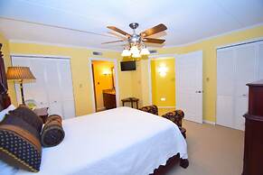 Harbour Island 304k 2 Bedroom Condo by RedAwning