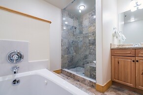 Bear Creek Lodge 309b 1 Bedroom Hotel Room by Alpine Lodging Telluride