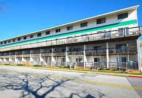 Raffles 206 1 Bedroom Condo by RedAwning