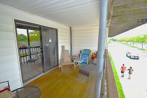 Raffles 206 1 Bedroom Condo by RedAwning