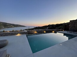 Villa Veneterra-pool-seaview-conciergeservices