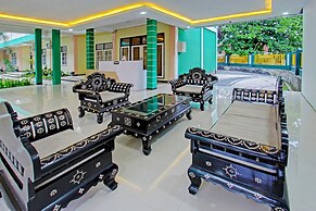 OYO 92001 Unram Guest House