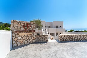 Theretra Pefki Seaside