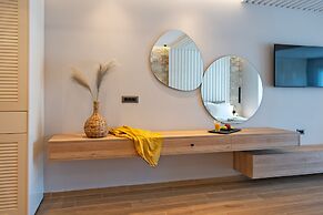 Theretra Pefki Seaside