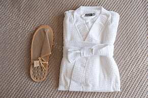 Theretra Pefki Seaside