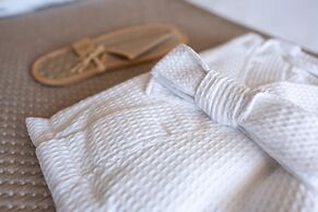 Theretra Pefki Seaside