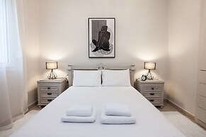 Beautiful 2 bedrooms apt at Filothei
