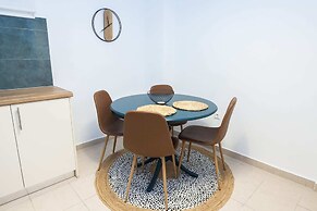 Beautiful 2 bedrooms apt at Filothei