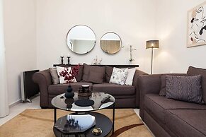 Beautiful 2 bedrooms apt at Filothei