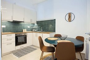 Beautiful 2 bedrooms apt at Filothei