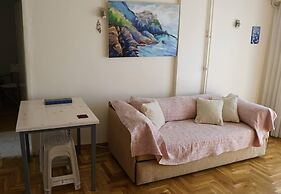 Immaculate 2-bed Apartment in Zografou