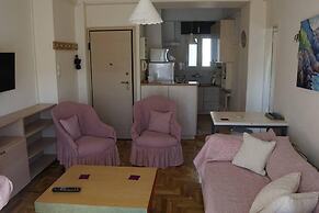 Immaculate 2-bed Apartment in Zografou