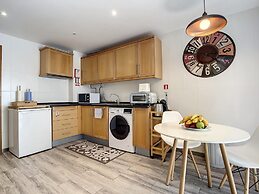 Cosy Central by Atlantic Holiday