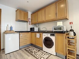 Cosy Central by Atlantic Holiday