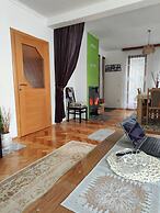 Beautiful 2-bed House in Rakovica