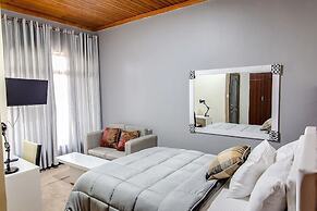 EZRA BOUTIQUE HOTEL by The Weekender