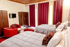 EZRA BOUTIQUE HOTEL by The Weekender