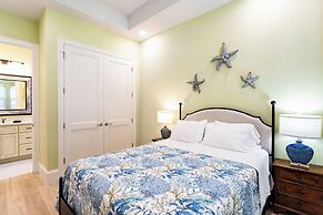 Imola: Newly Remodeled Pool Home Minutes from Vanderbilt Beach. Family