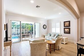 Imola: Newly Remodeled Pool Home Minutes from Vanderbilt Beach. Family