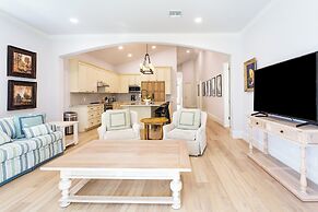 Imola: Newly Remodeled Pool Home Minutes from Vanderbilt Beach. Family