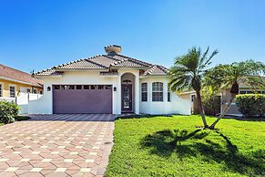Imola: Newly Remodeled Pool Home Minutes from Vanderbilt Beach. Family