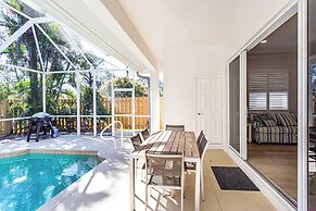 Imola: Newly Remodeled Pool Home Minutes from Vanderbilt Beach. Family