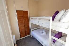 Pillo Rooms - Cosy 2 Bed House in Eccles