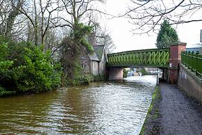Pillo Rooms - Cosy 2 Bed House in Eccles