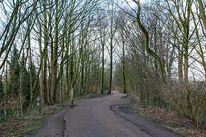 Pillo Rooms - Cosy 2 Bed House in Eccles