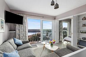 Freshwater Bay - Sea View Apartment