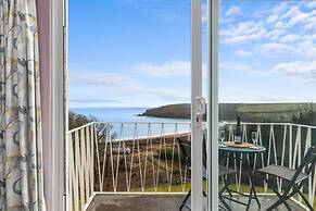 Freshwater Bay - Sea View Apartment