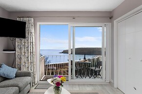 Freshwater Bay - Sea View Apartment