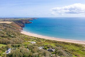 Freshwater Bay - Sea View Apartment