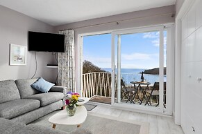 Freshwater Bay - Sea View Apartment