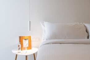 2BD Boho Sea View Apartment by The Olon