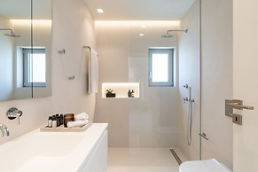 2BD Boho Sea View Apartment by The Olon