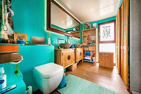 Cozy Lodge Retreat Close to Amsterdam on the Vecht